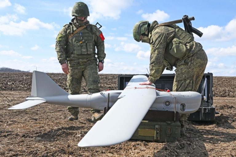 Летчики и артиллеристы в восторге от лазерной указки беспилотника «Орлан»